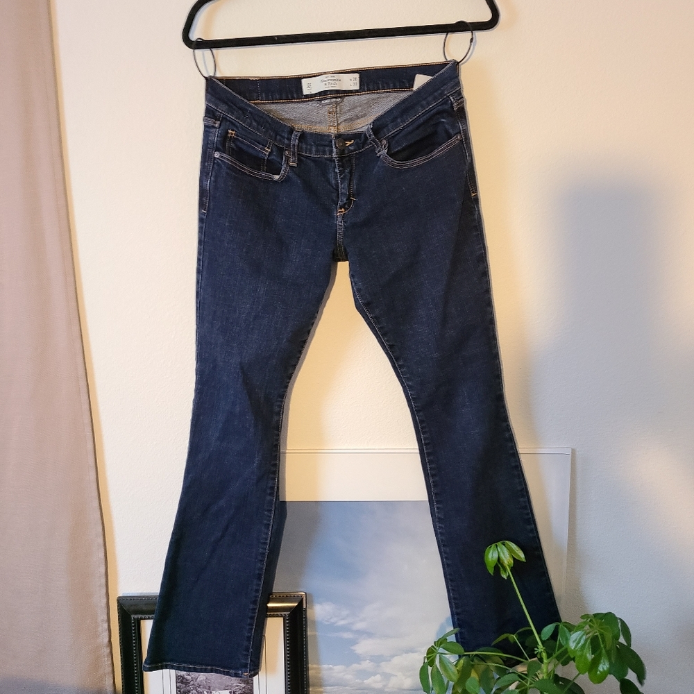 A&F Boot Cut Jeans sz 28